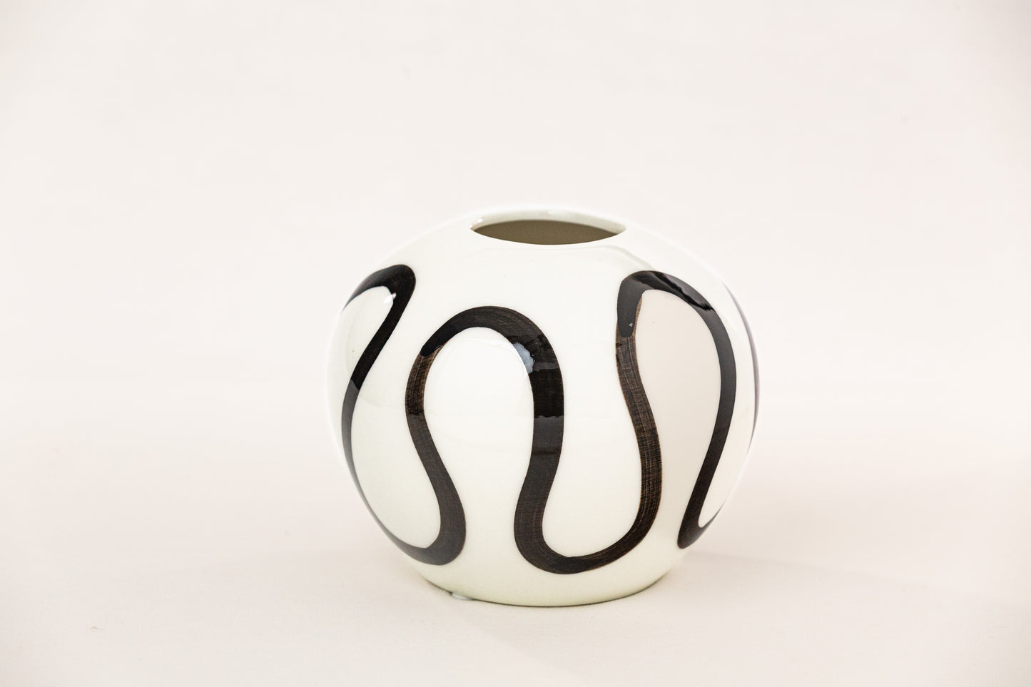 THE SWIRL VASE