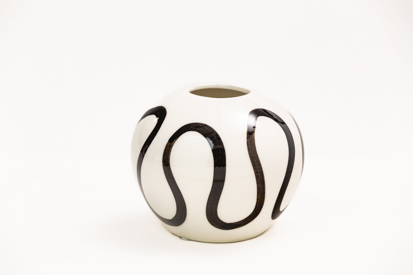 THE SWIRL VASE