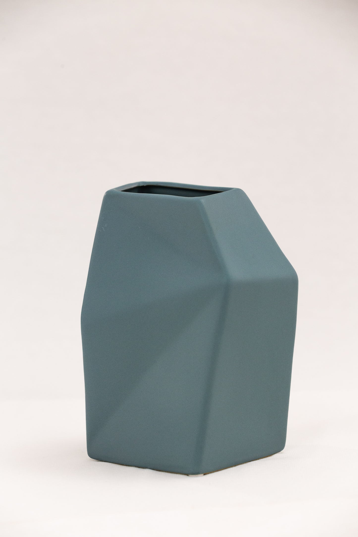 THE FUNKY VASE