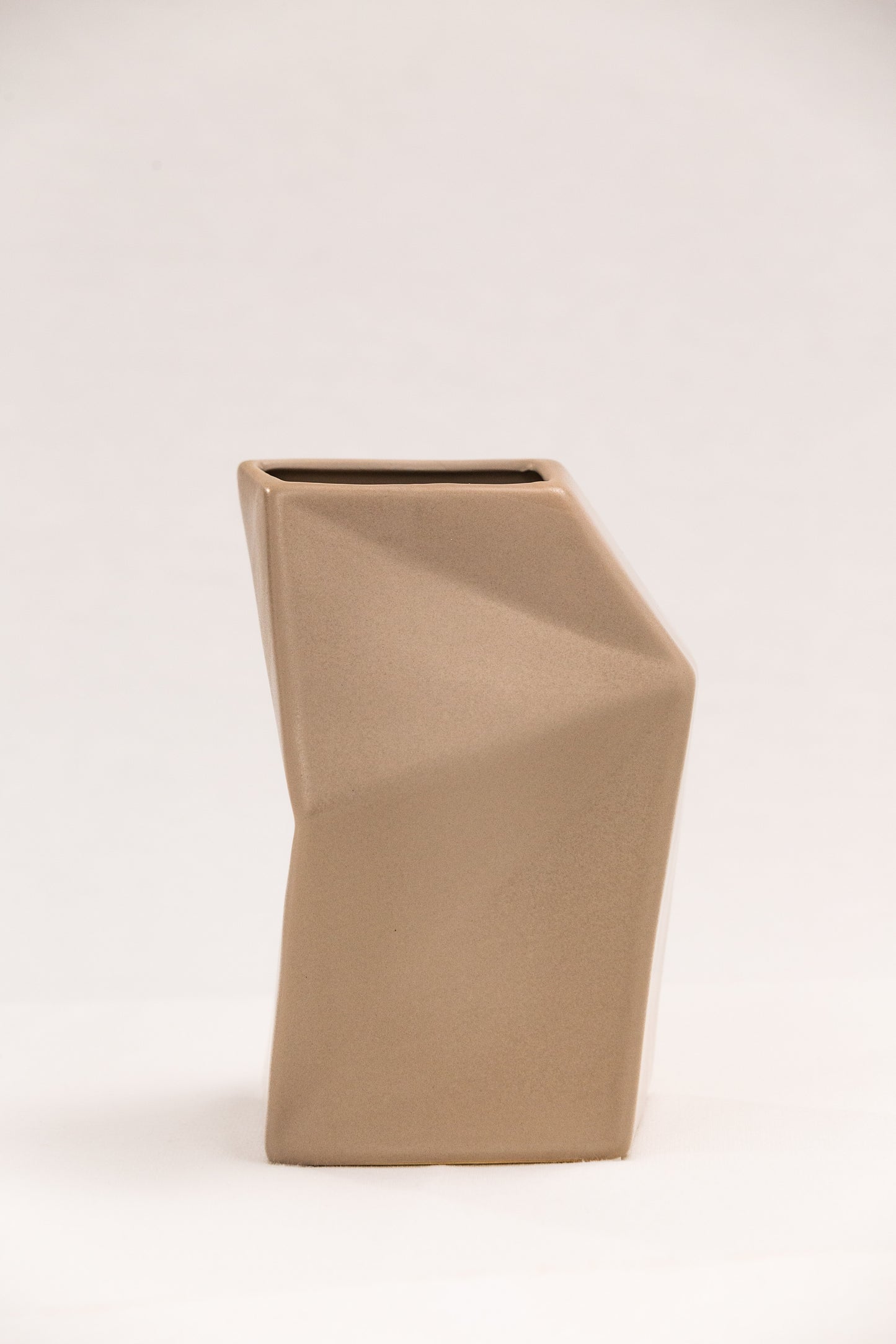 THE FUNKY VASE